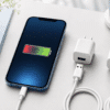 iPhoneの充電が遅い時に確認する充電器とバッテリー設定のイメージ